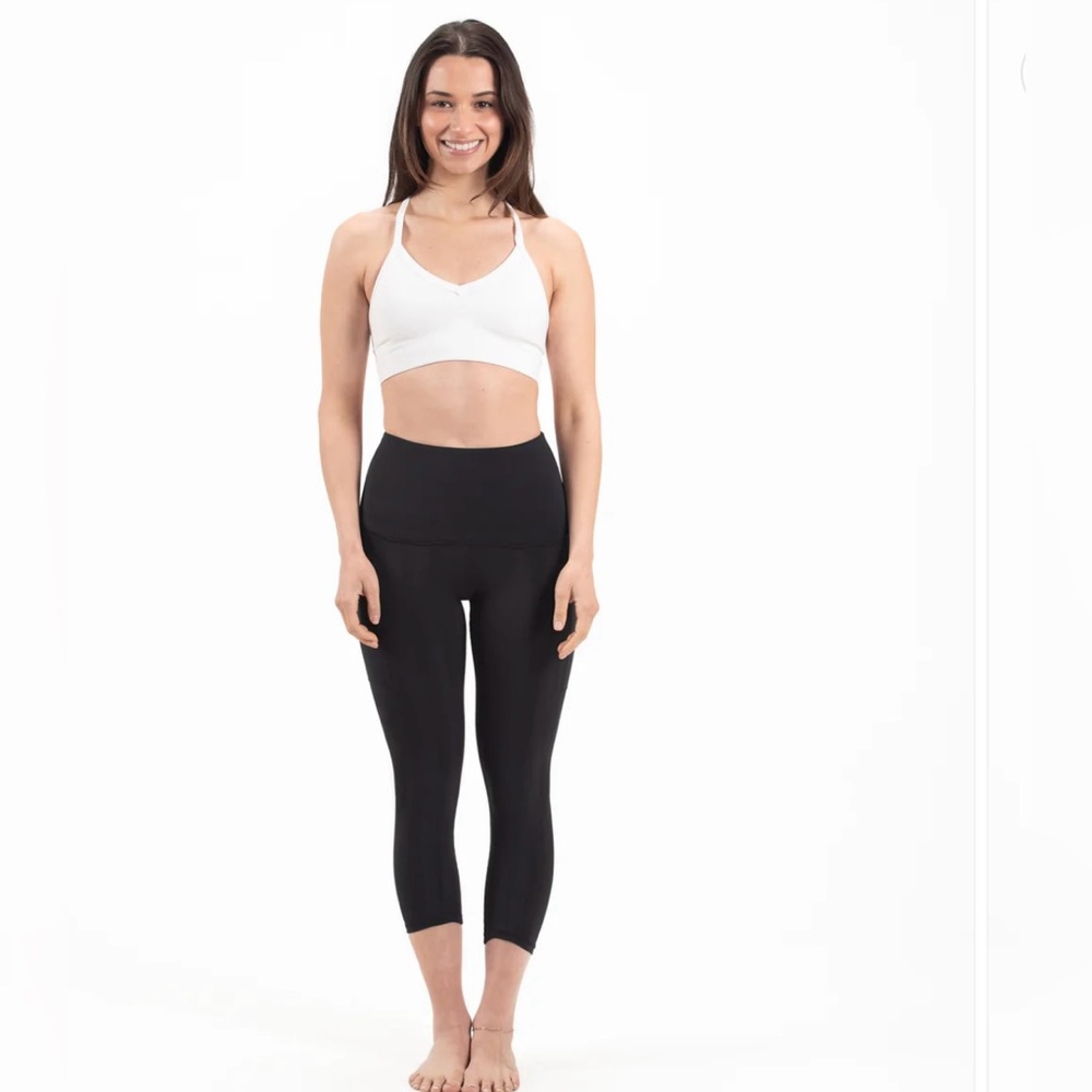 Sweetflexx Black Capris + Pockets | Hi-Rise | Resistance Leggings, Size 8